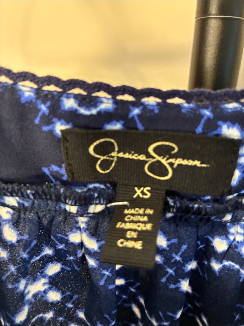 💕 Jessica Simpson Navy Blue White Tie Dye Print Camisole Tank XS / XXS - Picture 3 of 7